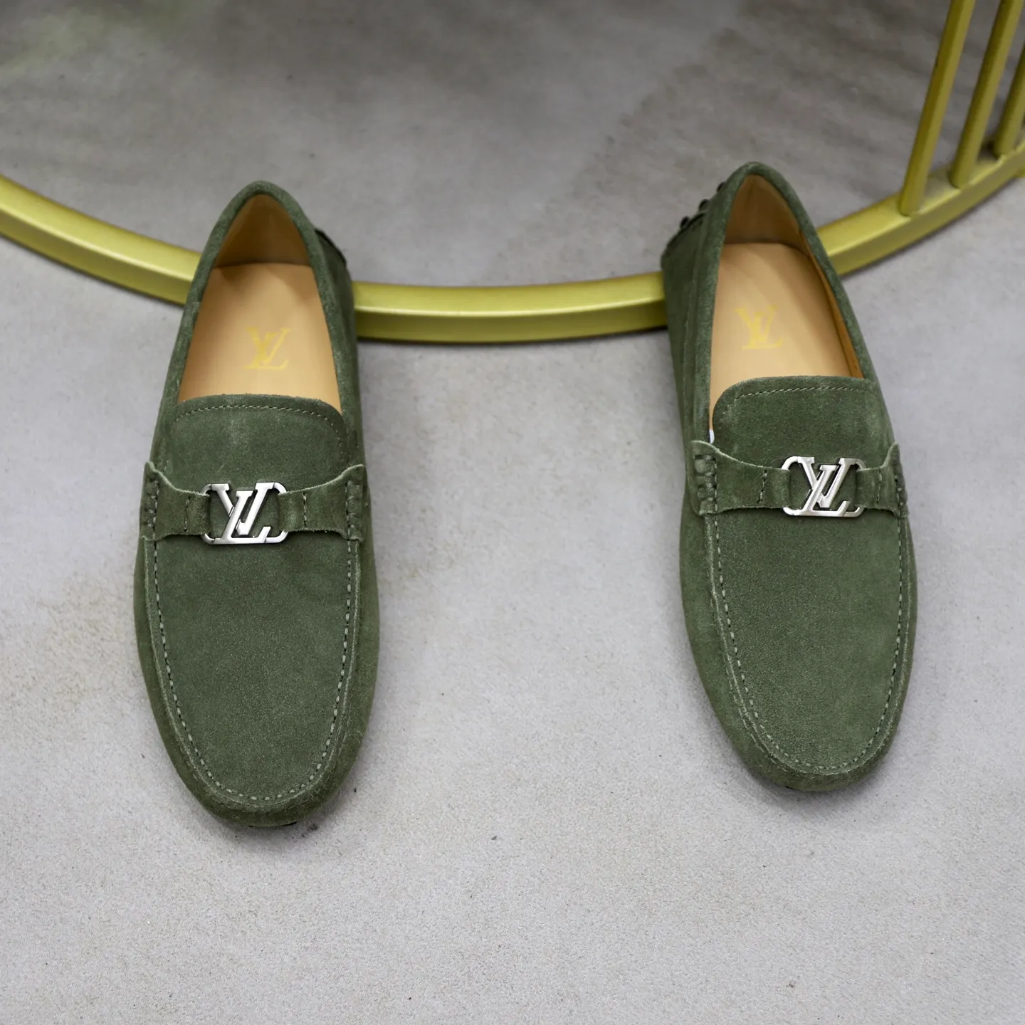 Ex-factory price: 480💰【LV】Louis Vuitton ⚠️High-end men’s driving and pedal series ⚠️38-44 (customized for 45) ⚠️All original cowhide leather! Thick and soft! Made entirely of calfskin lining! The latest non-slip beanie sole! Three-dimensional package technology! Fashionable and classic! Handicrafts! Original high quality! Feel free to compare!